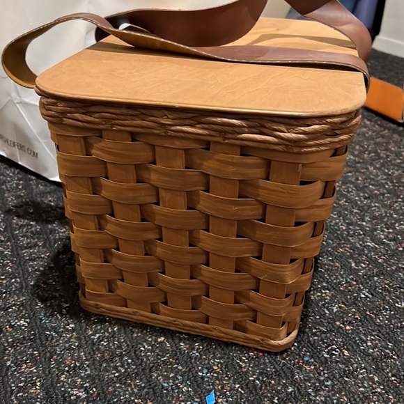 Authentic Vintage Picnic Basket - Picture 2 of 8